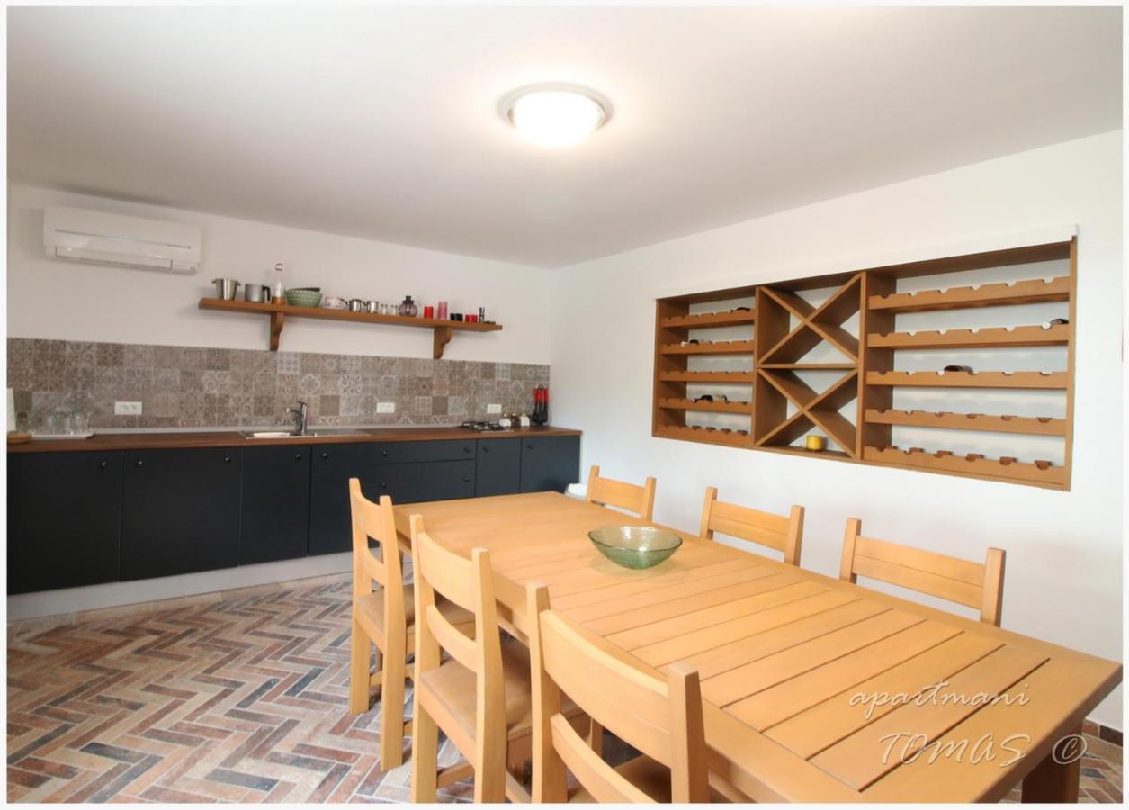 פרימוסטן Apartments Tomas מראה חיצוני תמונה